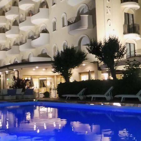 Hotel Nettuno Cervia Exterior foto