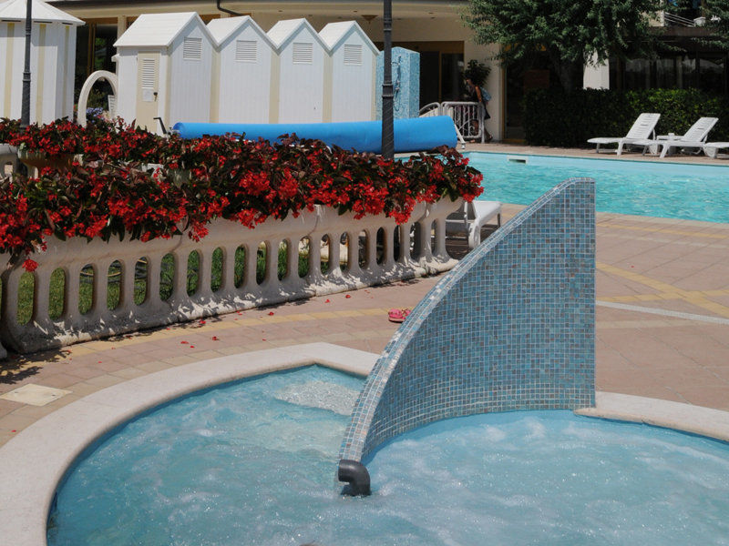 Hotel Nettuno Cervia Exterior foto