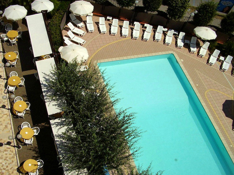 Hotel Nettuno Cervia Exterior foto