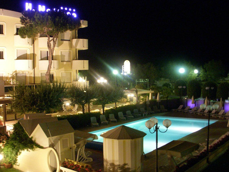 Hotel Nettuno Cervia Exterior foto