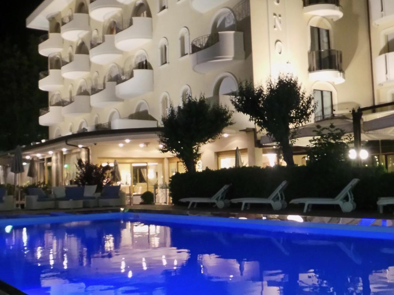 Hotel Nettuno Cervia Exterior foto