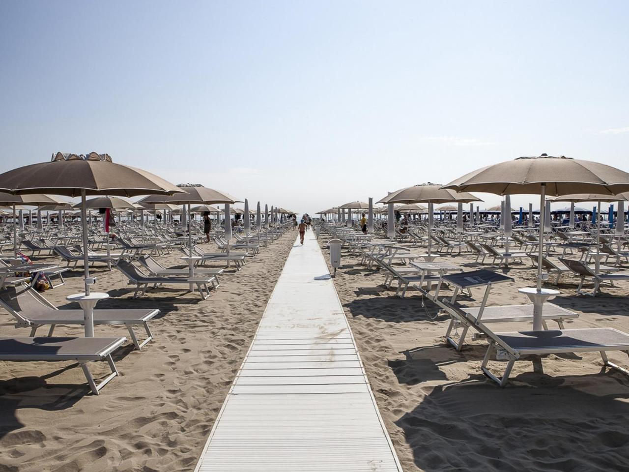 Hotel Nettuno Cervia Exterior foto