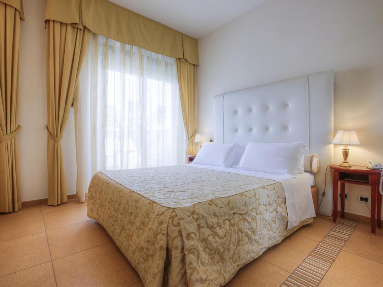 Hotel Nettuno Cervia Exterior foto