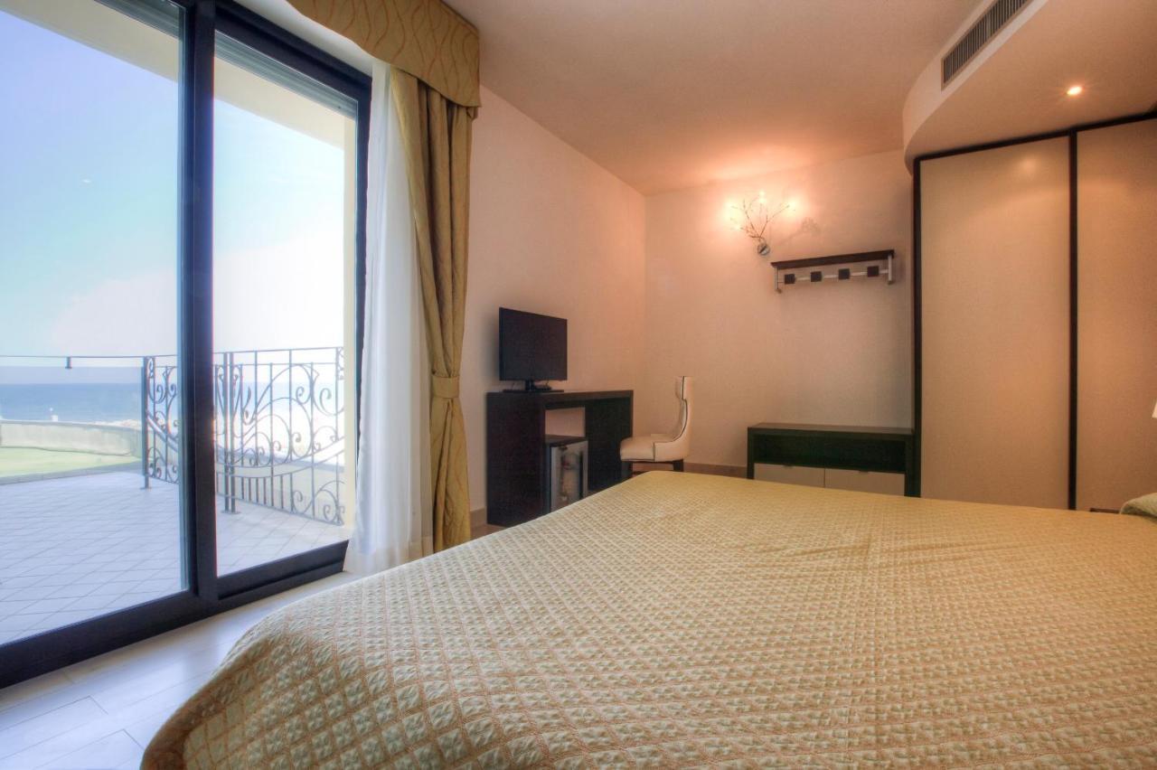 Hotel Nettuno Cervia Exterior foto